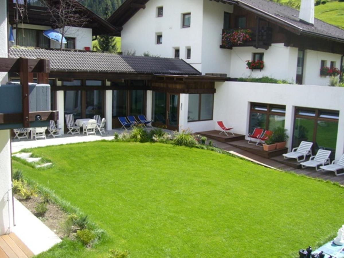 Residence Silvester Racines Exterior foto